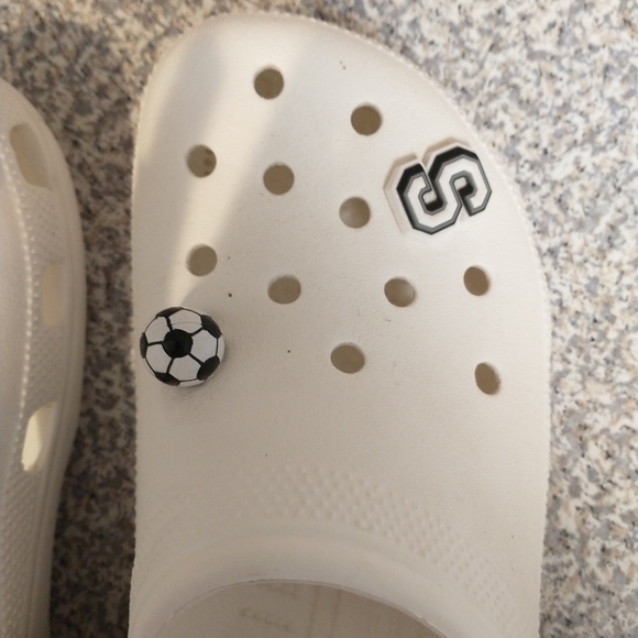 White Crocs (CHARMS NOT INCLUDED) - Picture 3 of 7